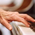 5 Tips Menjaga Kesehatan Tangan bagi Para Musisi dan Pemain Alat Musik