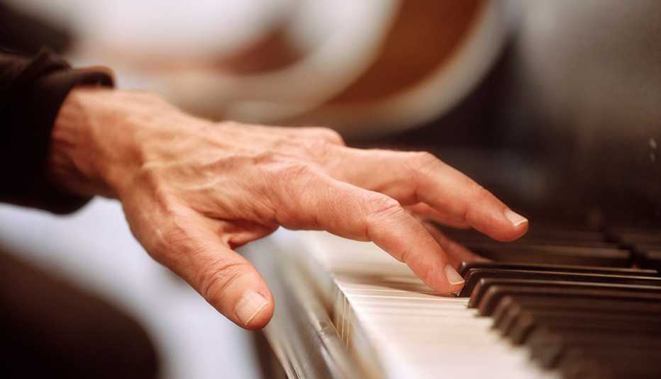 5 Tips Menjaga Kesehatan Tangan bagi Para Musisi dan Pemain Alat Musik
