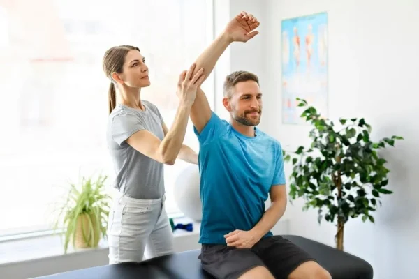 7 Teknik Fisioterapi Populer untuk Rehabilitasi Bahu