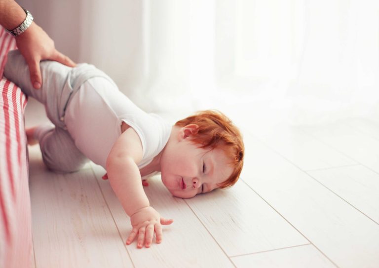 10 Langkah Menangani Anak yang Terjatuh dan Terbentur Kepala