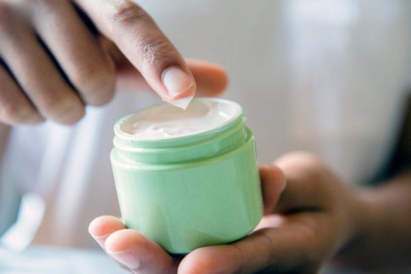 5 Cara Melembapkan Kuku dengan Bahan Alami 5 Cara Melembapkan Kuku dengan Bahan Alami