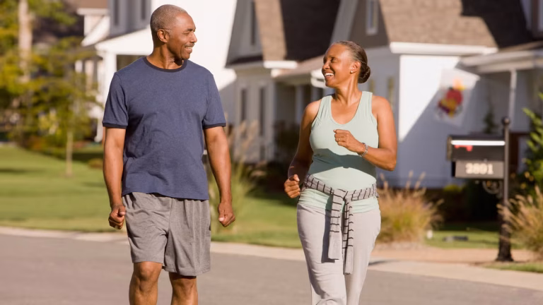 7 Manfaat Jalan Kaki untuk Kesehatan Paha