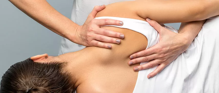 7 Solusi Buat Kamu yang Sering Pegal di Bahu Sebelah