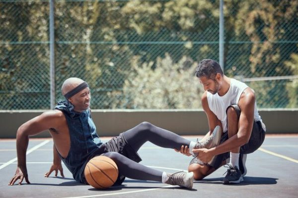 7 Tips Bermain Basket atau Futsal Tanpa Takut Cedera Lutut 7 Tips Bermain Basket atau Futsal Tanpa Takut Cedera Lutut