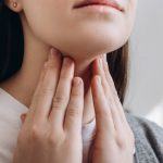 5 Tips Menghindari Dehidrasi yang Bikin Tenggorokan Kering