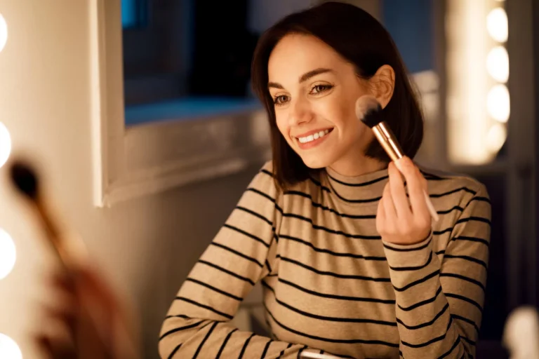 10 Tips Make Up yang Aman untuk Kulit Dagu Sensitif