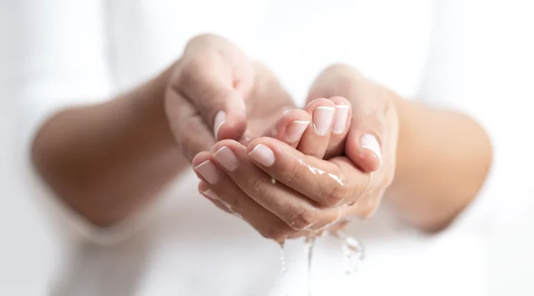 5 Tips Menjaga Kuku dan Tangan Tetap Bersih