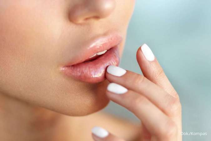 7 Cara Menghidrasi Bibir dari Dalam Tubuh